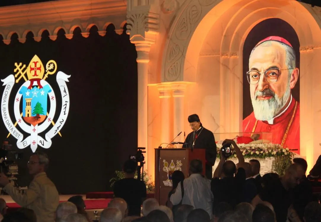 A large crowd gathered for the ceremony welcoming Patriarch Gregory Peter XV Agagianian's remains