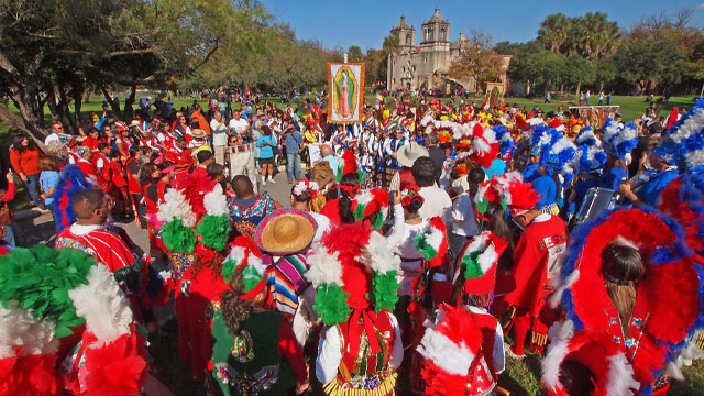 Matachines dancers